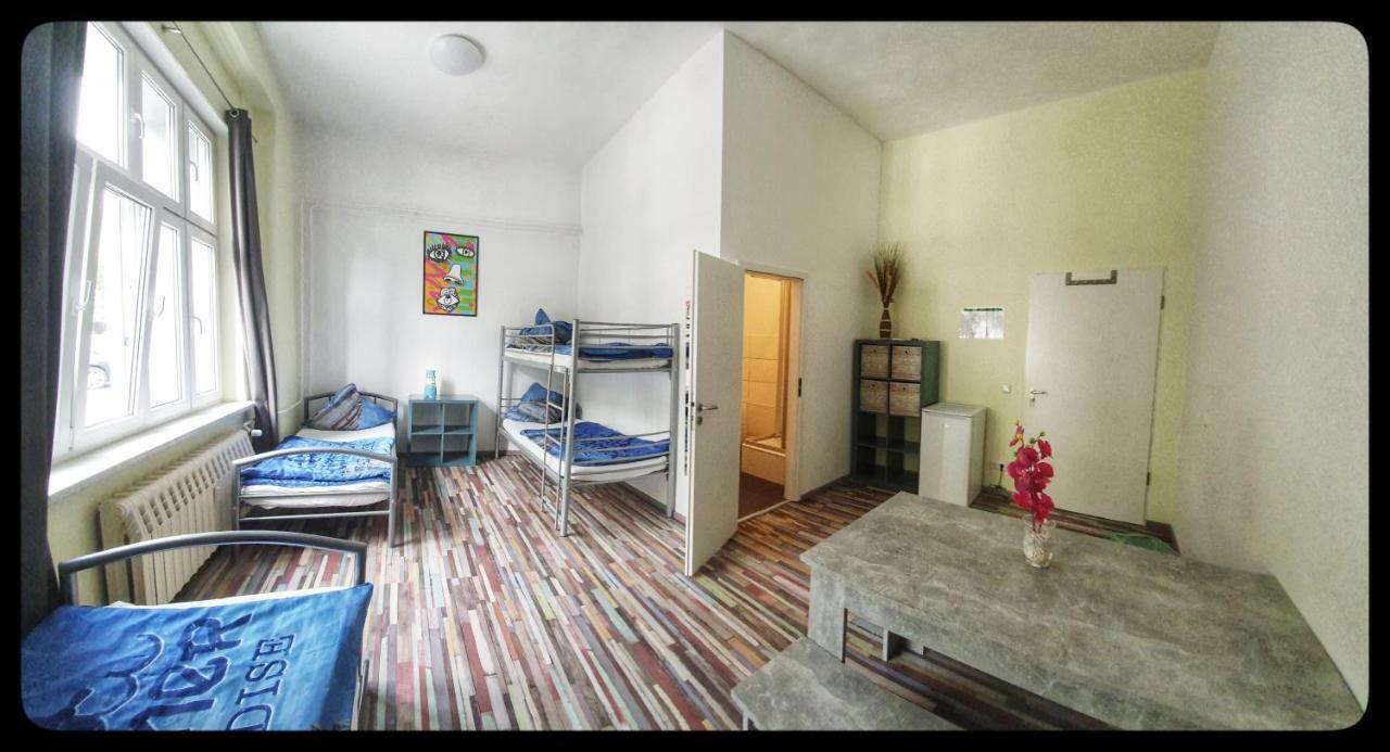 Hostel 199