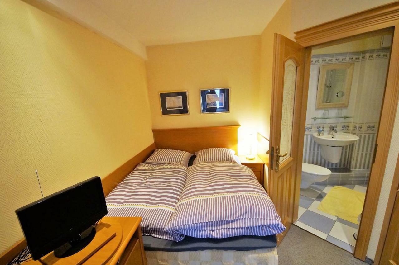 Lodge Yacht- , Und Reisemobilhafen 