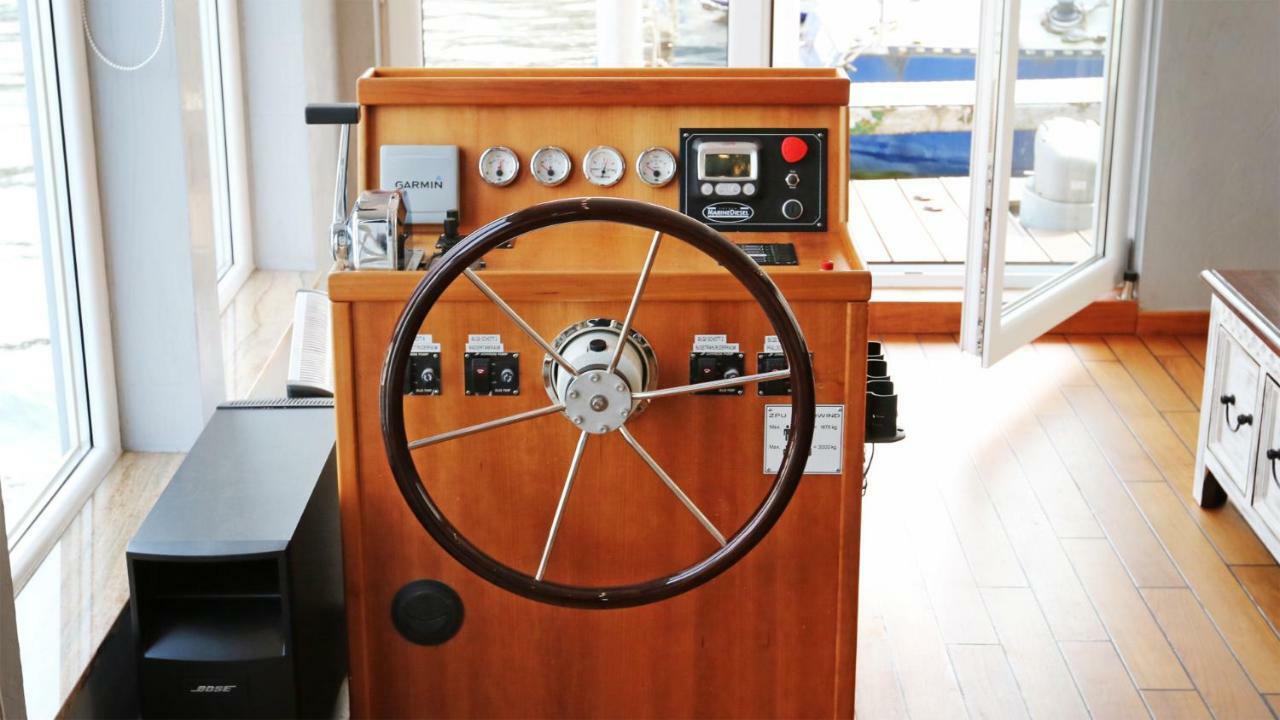 Bådhotel Hausboot Deluxe
