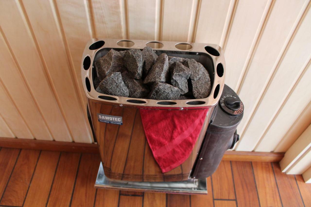 Bådhotel Hausboot Deluxe