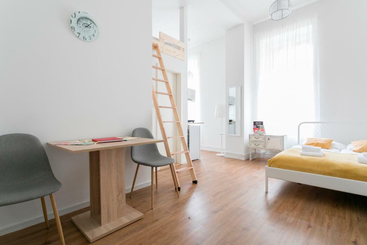 City Studio In Friedrichshain Apartment *