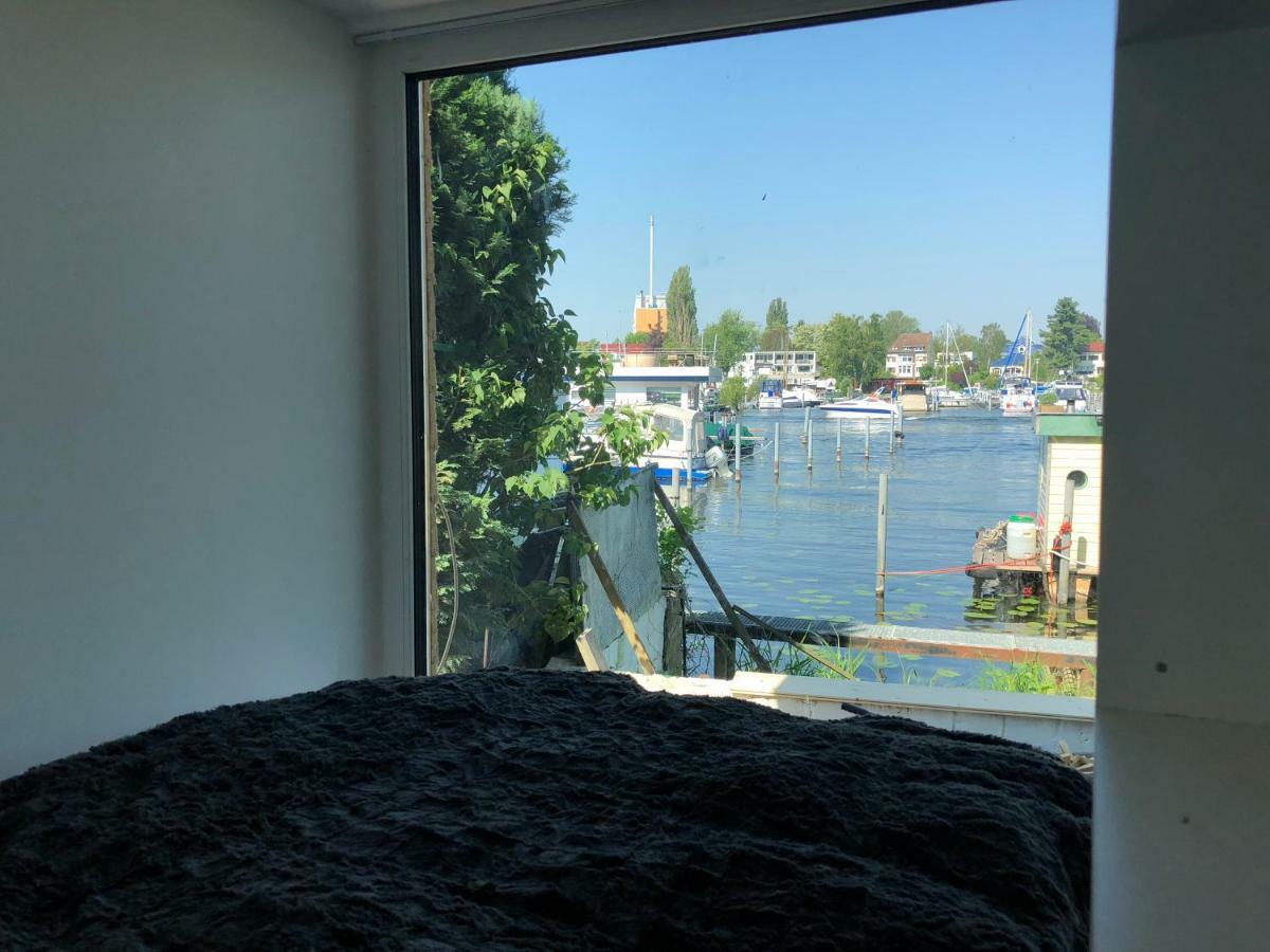 Tiny House Oder Auf Der Sunset Marina *