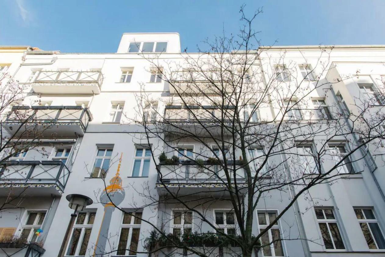 Apartment 33 H S-bahn Schoenhauser Allee Berlin
