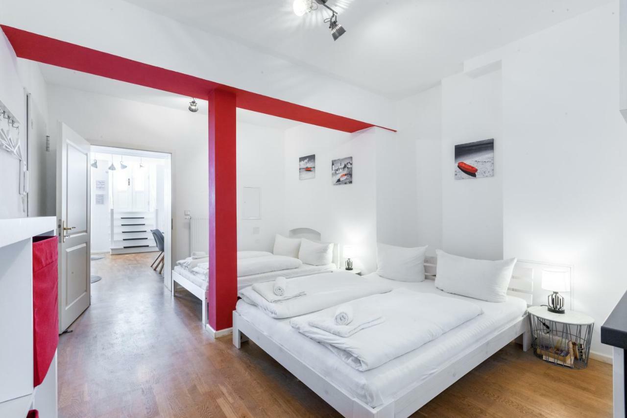 Apartment Dr *