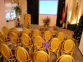 Karlshorst Hotel 3*