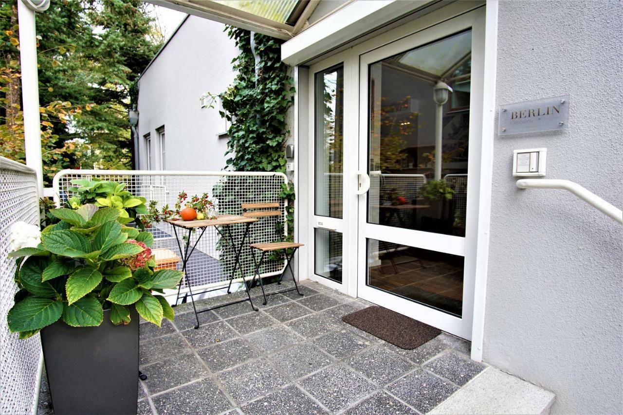 The Getaway / 80qm In Berlin's Historic Diplomatic Quarter Apartment