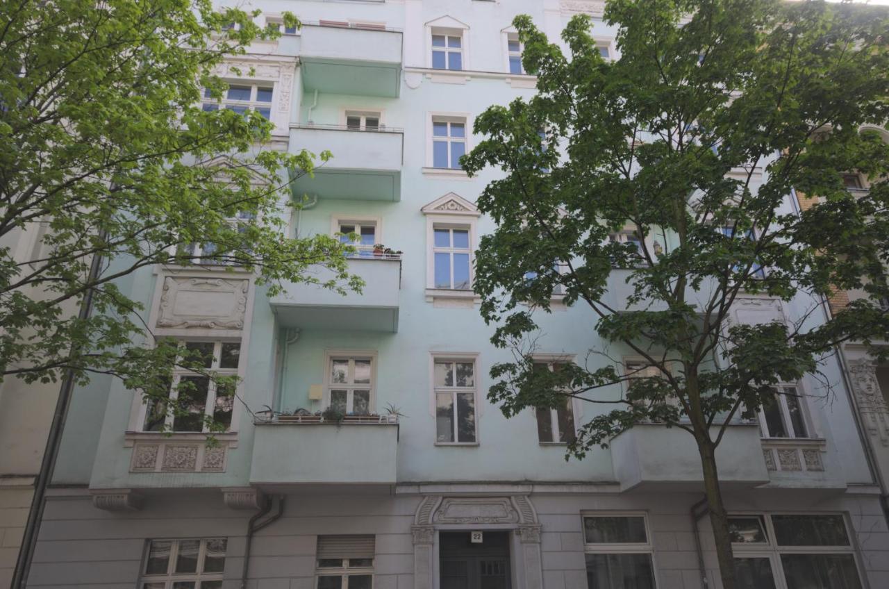 Mit 2 Baedern Berlin