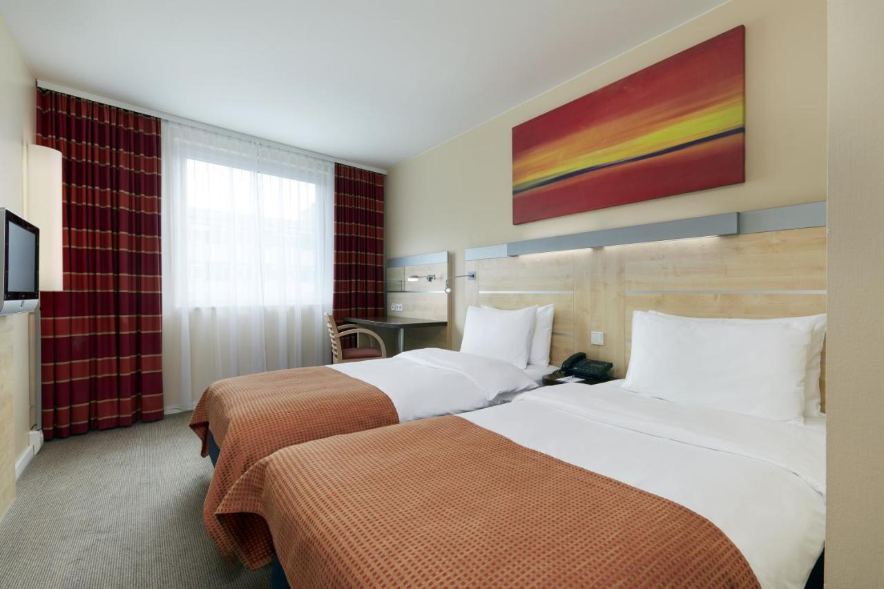 Express Centre West Hotel 3*
