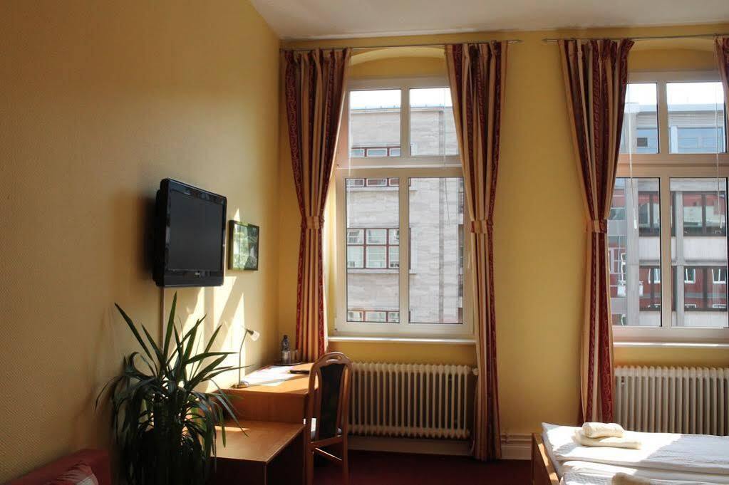 Hotel Fischer Am Kudamm 3*