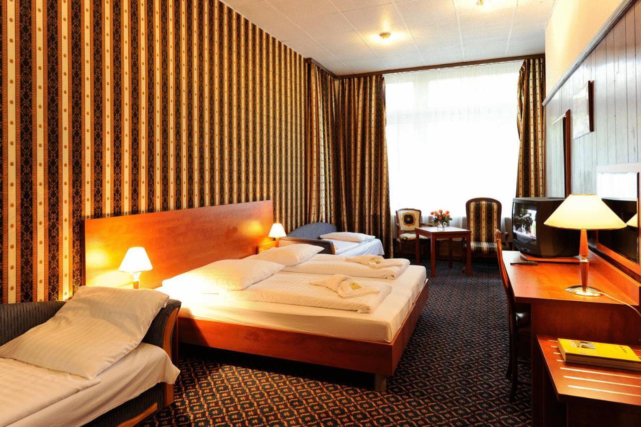 Am Kurfuerstendamm 3*