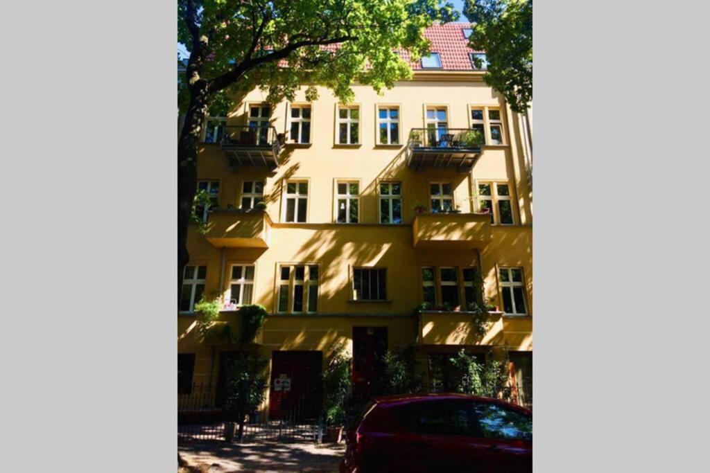Beautiful Backyard Remise Apartment *