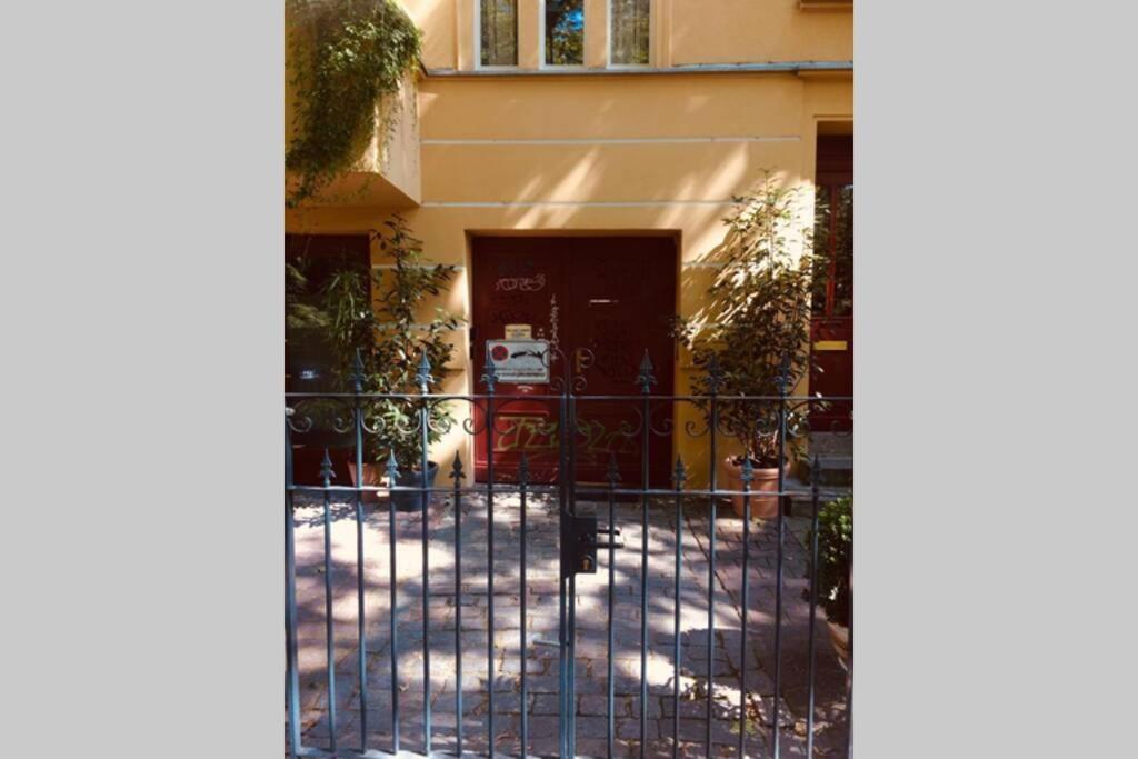 Apartment Beautiful Backyard Remise Berlin