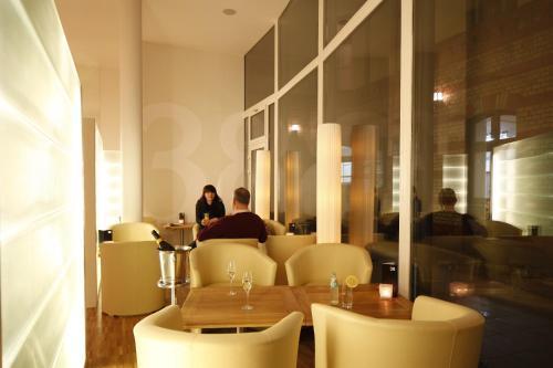 Hotel 38