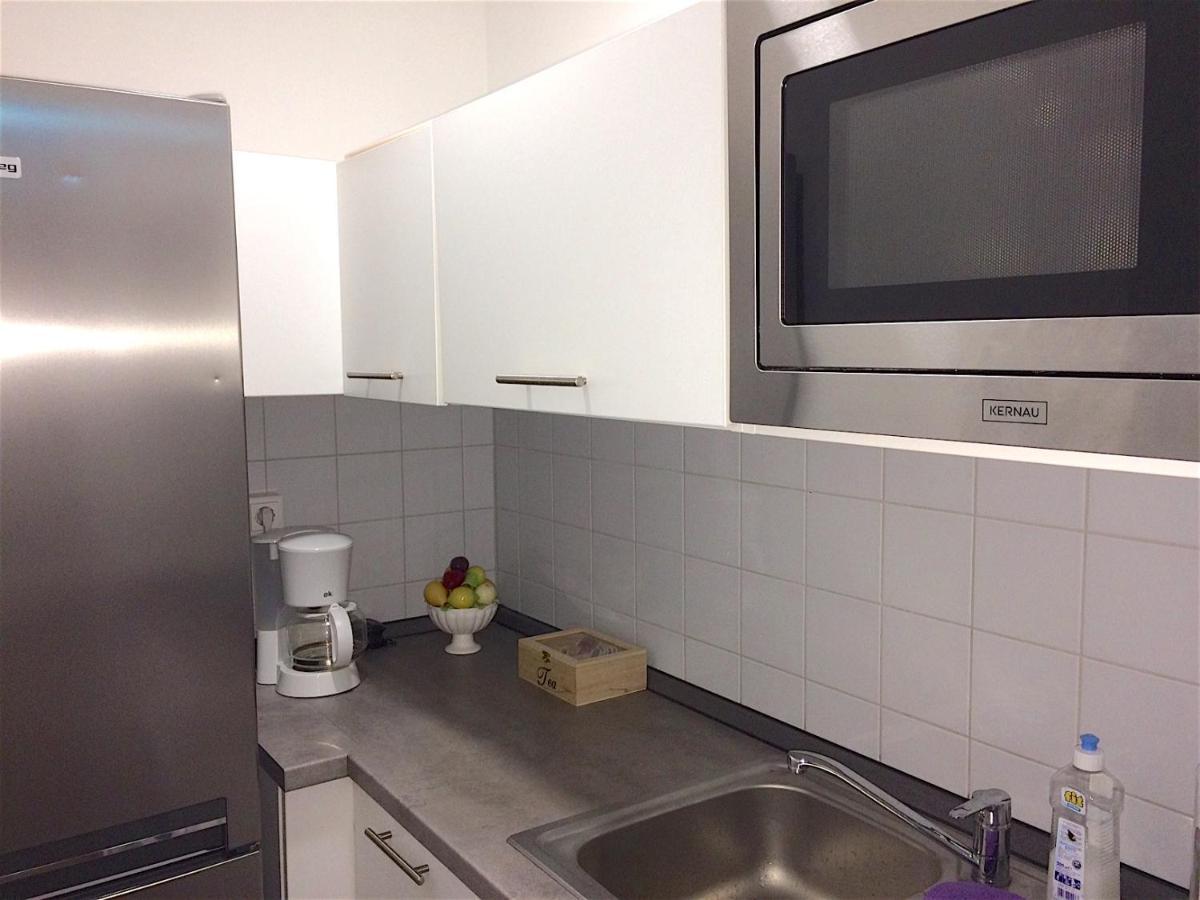 Near Brandenburg Gate - & Hostel *