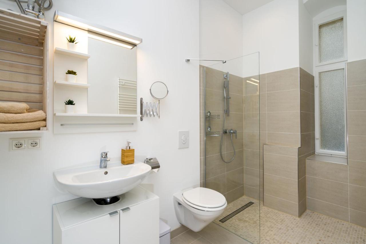 The Lohmeyerstr Vh Links, 2 Bedroom Up To 5 People Apartment