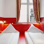 Ballhaus Berlin Hostel