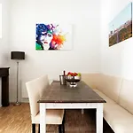 Sc 02 By Rockchair Apartments L Superhost Status L 4 Bedrooms Boxspringbeds 2 Bathrooms Balcony Elevator - Cozy Family & Business Flair Welcomes You!