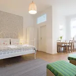 Stylish & Cosy Apartment In Berlin, Wifi