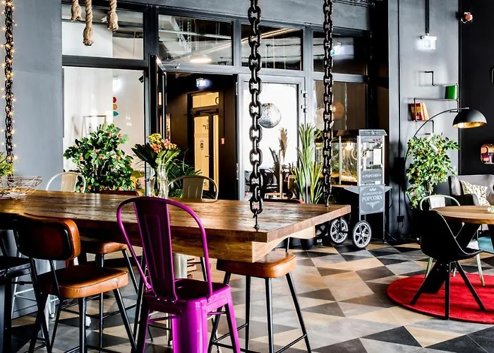 Design Hostel P182