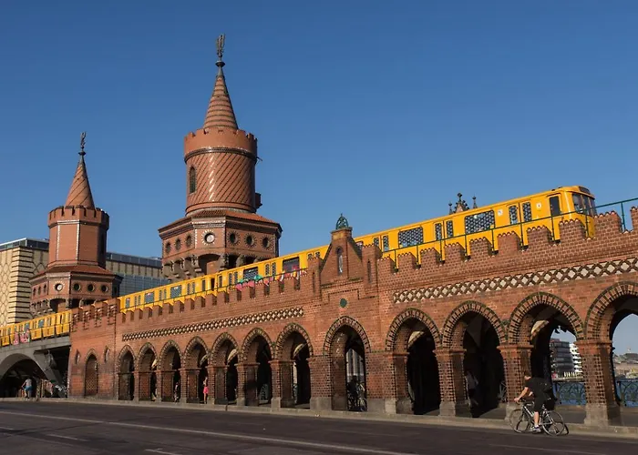 EastSide Apartment in Berlin with two rooms&kitchen including bathroom in a top location in Warschauer Straße