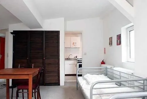 Sleep Cheap Hostel