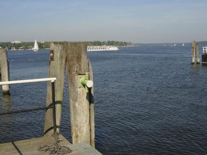 Striking Apartment Near Lake In Wannsee Apartment