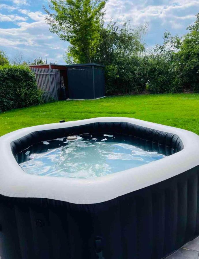 Haushälfte Mit Garten, Kamin, Grill&whirlpool Nähe Ber * Berlin