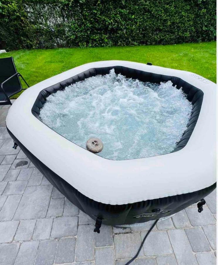 Haushälfte Mit Garten, Kamin, Grill&whirlpool Nähe Ber Ferienhaus *