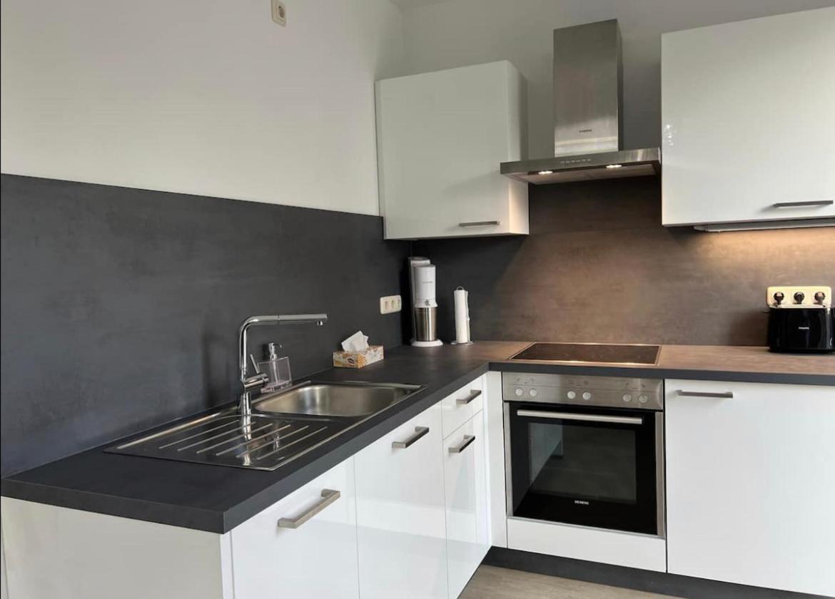 Haushälfte Mit Garten, Kamin, Grill&whirlpool Nähe Ber