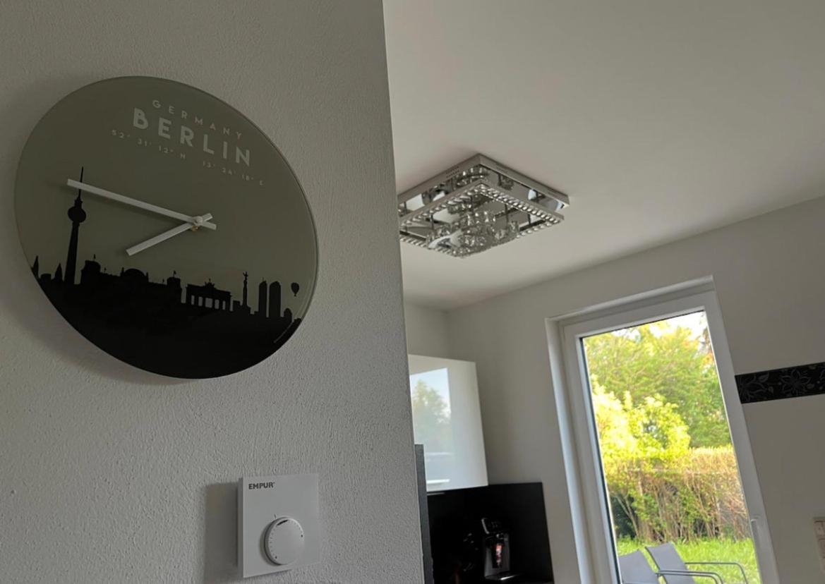 Ferienhaus Haushälfte Mit Garten, Kamin, Grill&whirlpool Nähe Ber