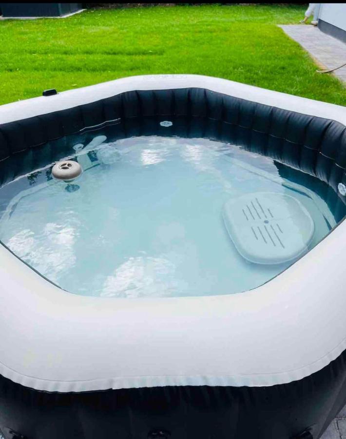 Haushälfte Mit Garten, Kamin, Grill&whirlpool Nähe Ber Berlin