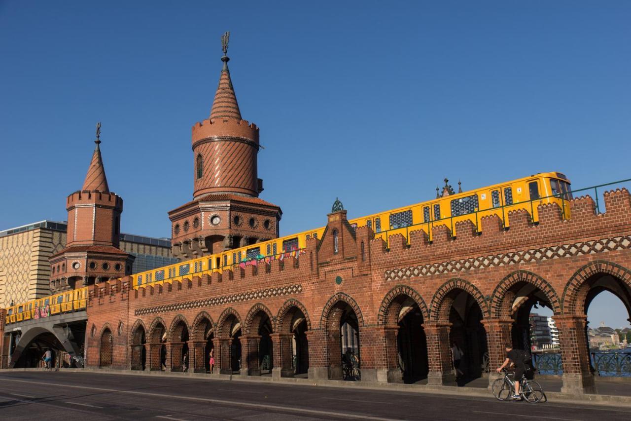 Eastside In With Two Rooms&kitchen Including Bathroom In A Location In Warschauer Straße Privatunterkunft Berlin