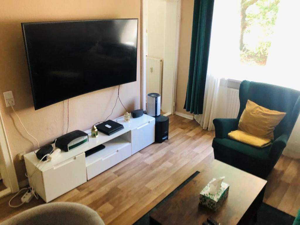 Eastside In With Two Rooms&kitchen Including Bathroom In A Location In Warschauer Straße Berlin