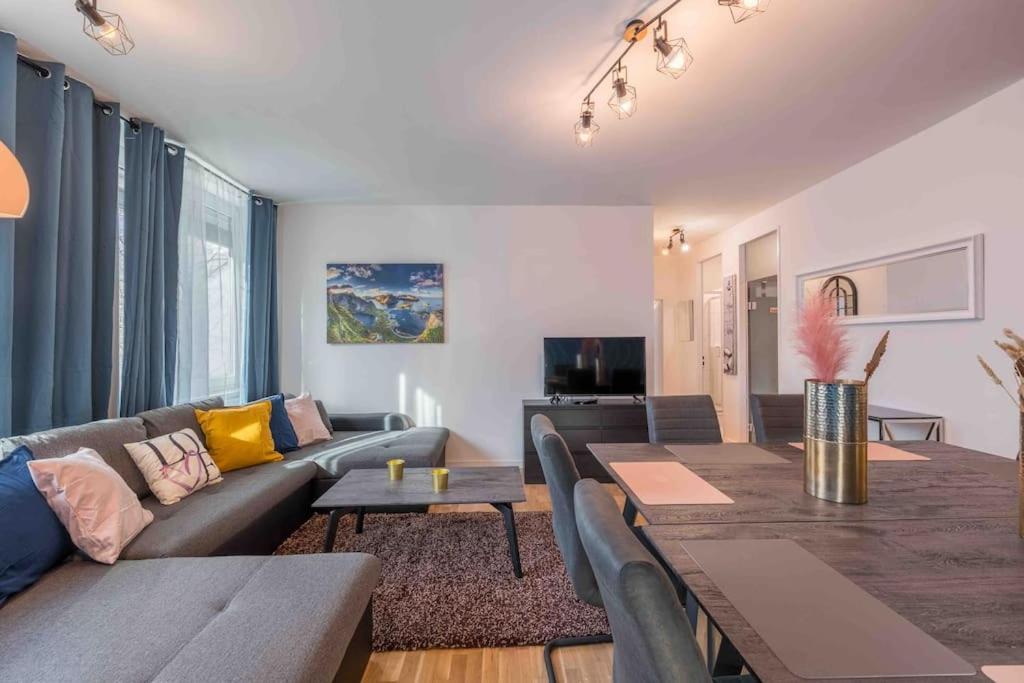 Big 7rms Loft, 1alocation Apartment