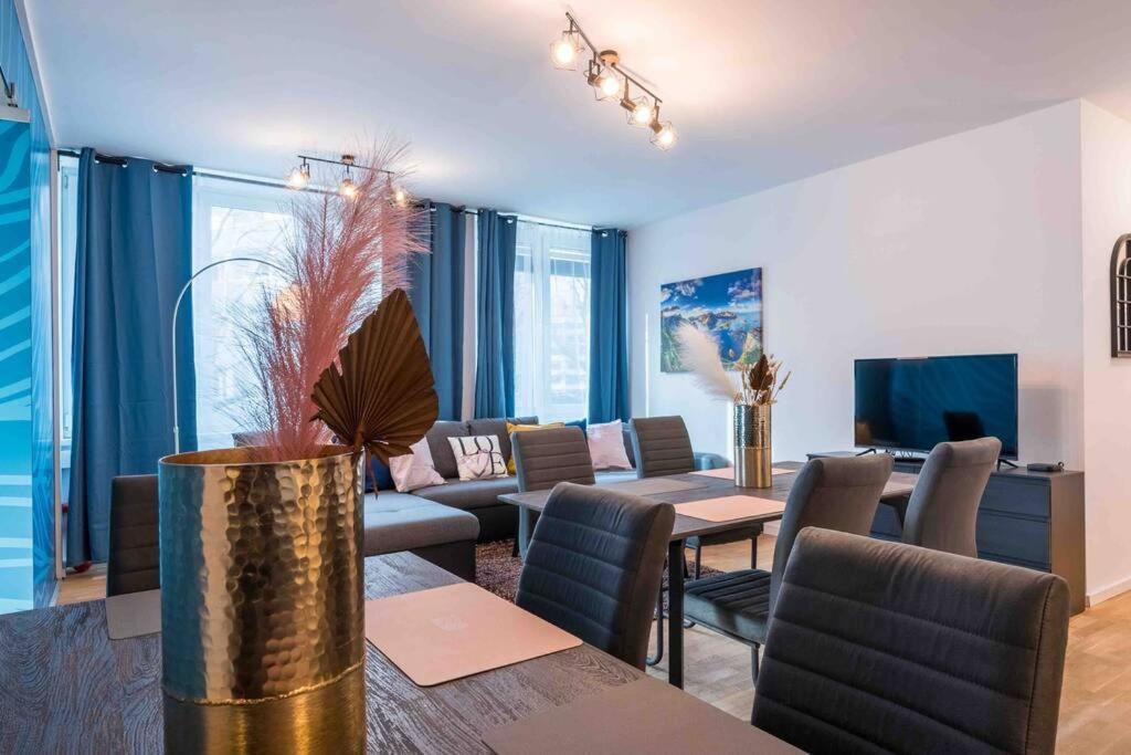 Big 7rms Loft, 1alocation Apartment
