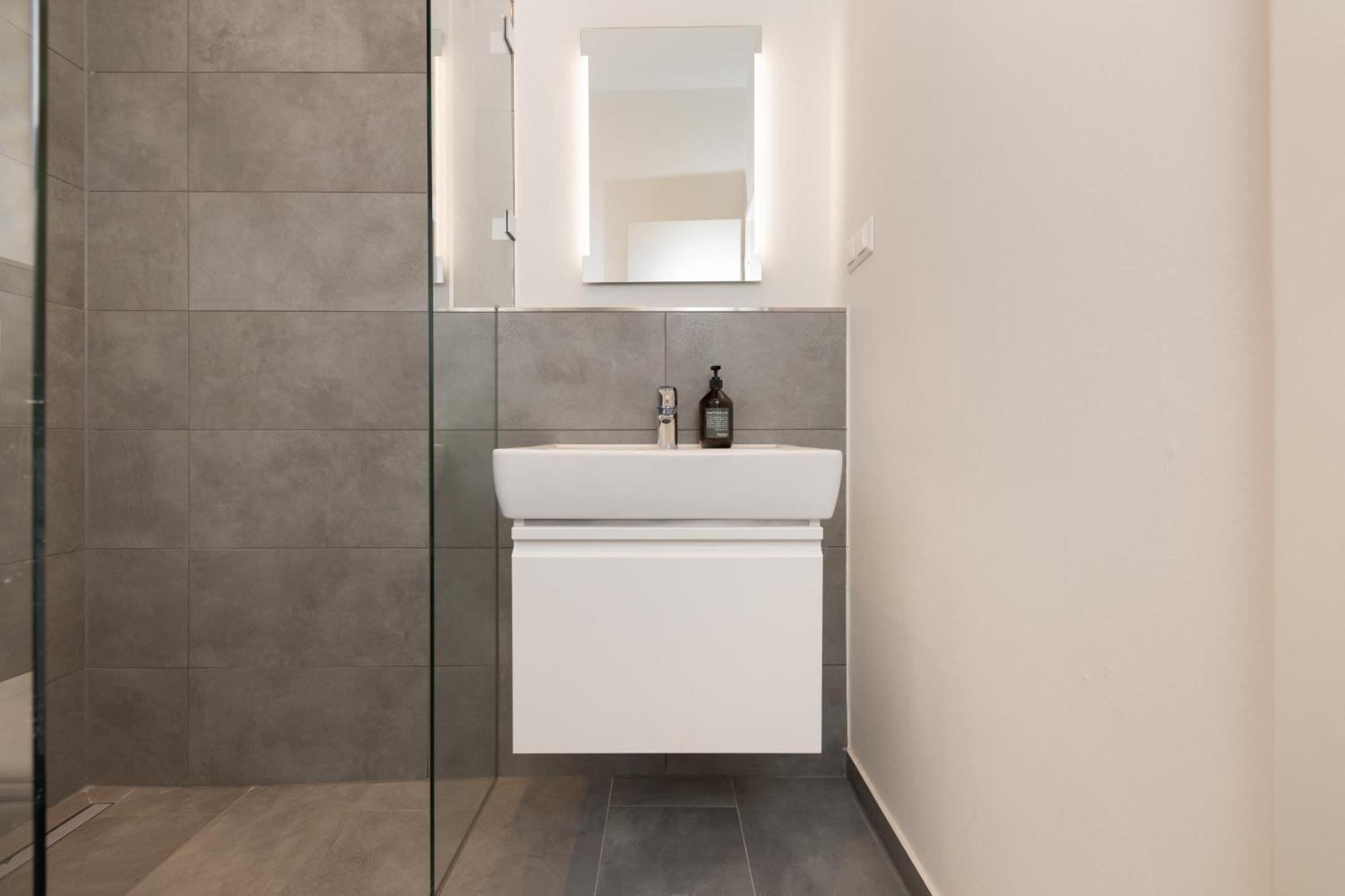 Apartment Nests - Modernes Mit Zwei Baedern Berlin