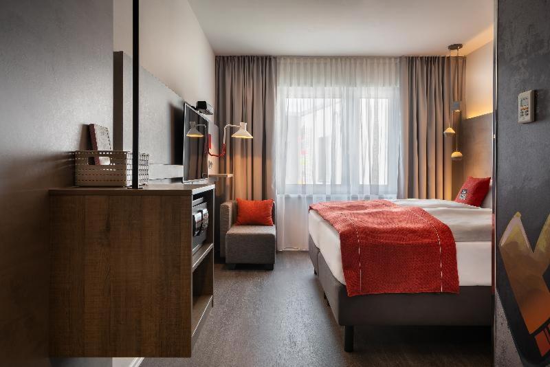 - The Niu, Hide Friedrichshain By Ihg