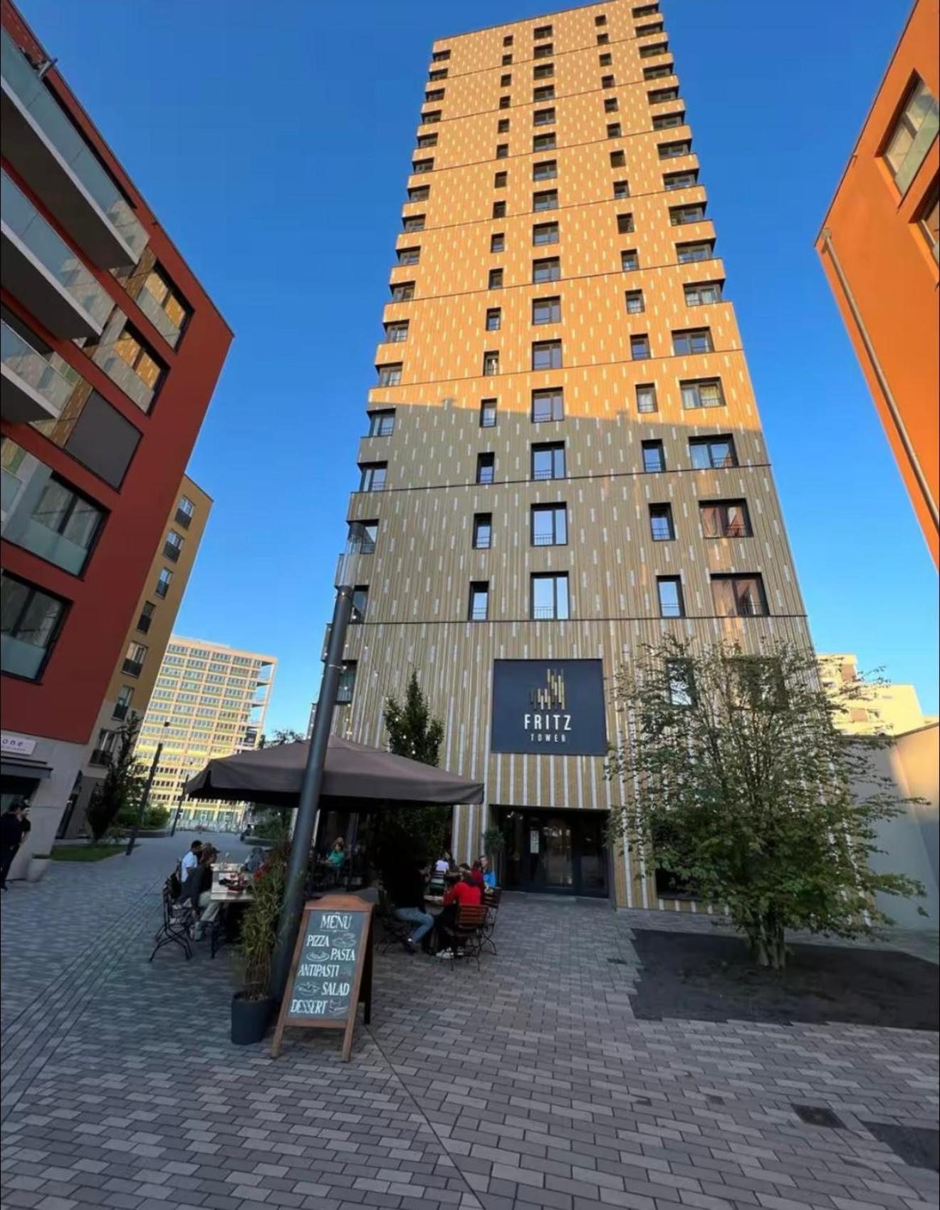 Modern In & Free Gym Access Apartment *