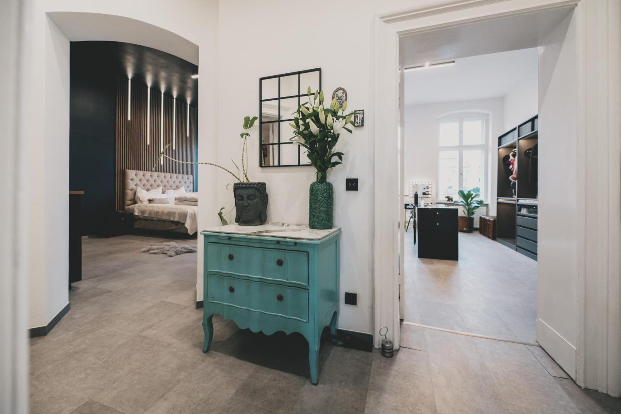 Altbau-loft Fuer 12 Personen Am Alexanderplatz Apartment Berlin