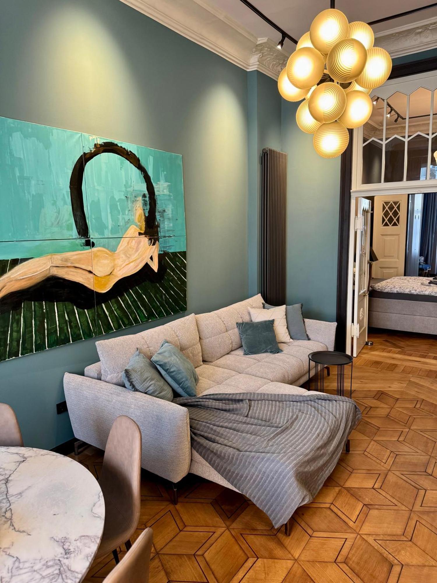 Design-apartment Benedict Luxus, Stil & Workspace *