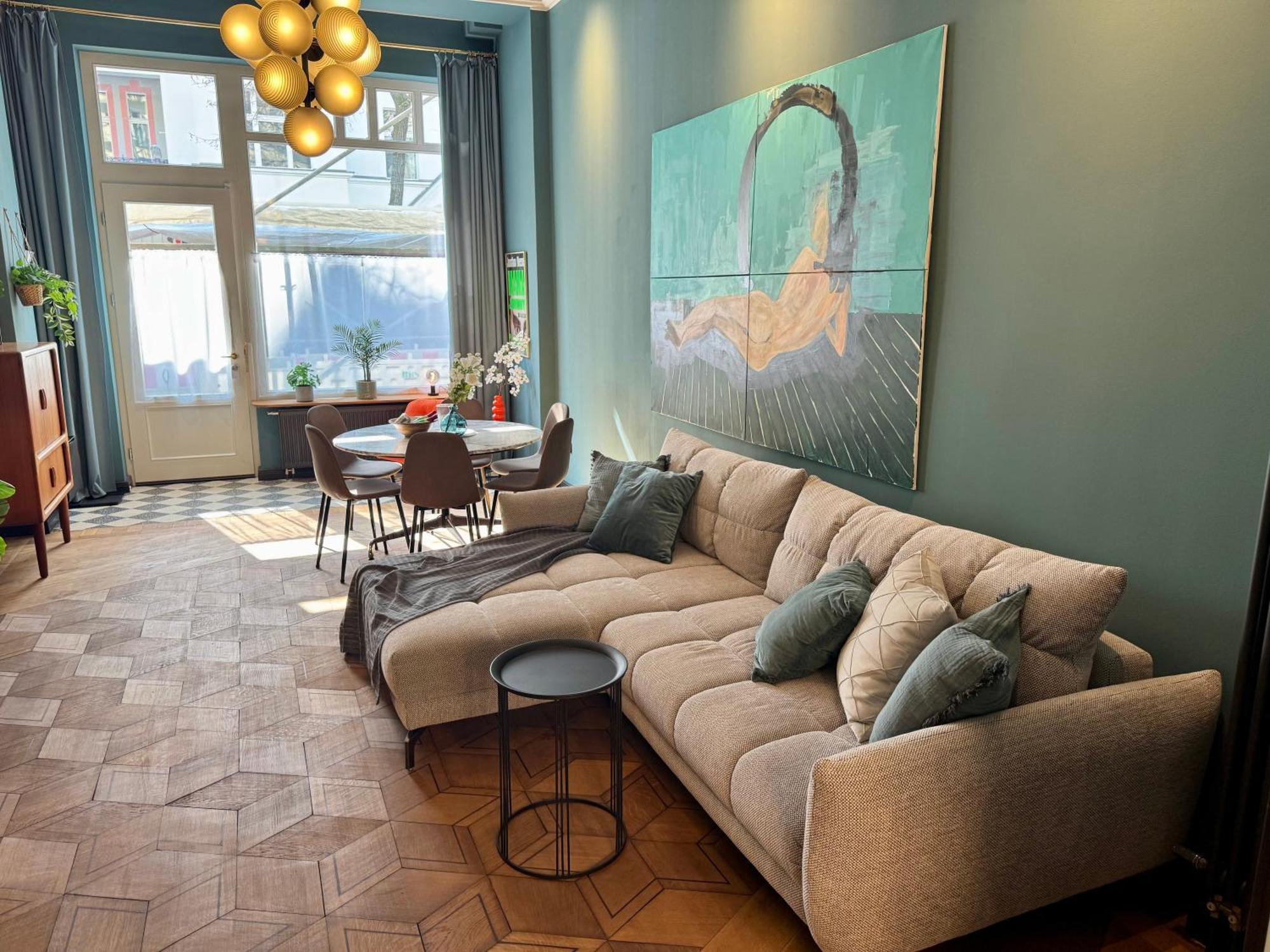 Design-apartment Benedict Luxus, Stil & Workspace *