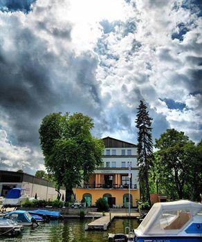 Touristenhaus Grunau Hostel *