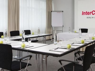 Intercityhotel Ostbahnhof 3*