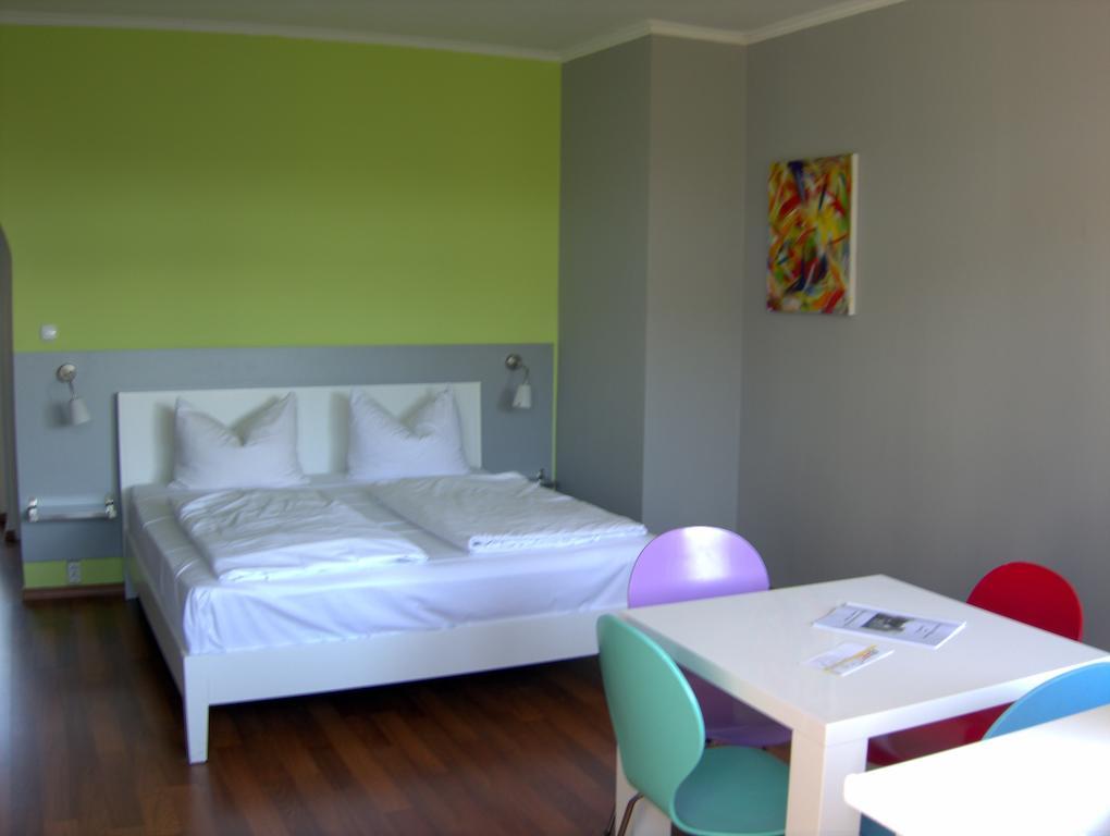 Apartcity Serviced Apartment *