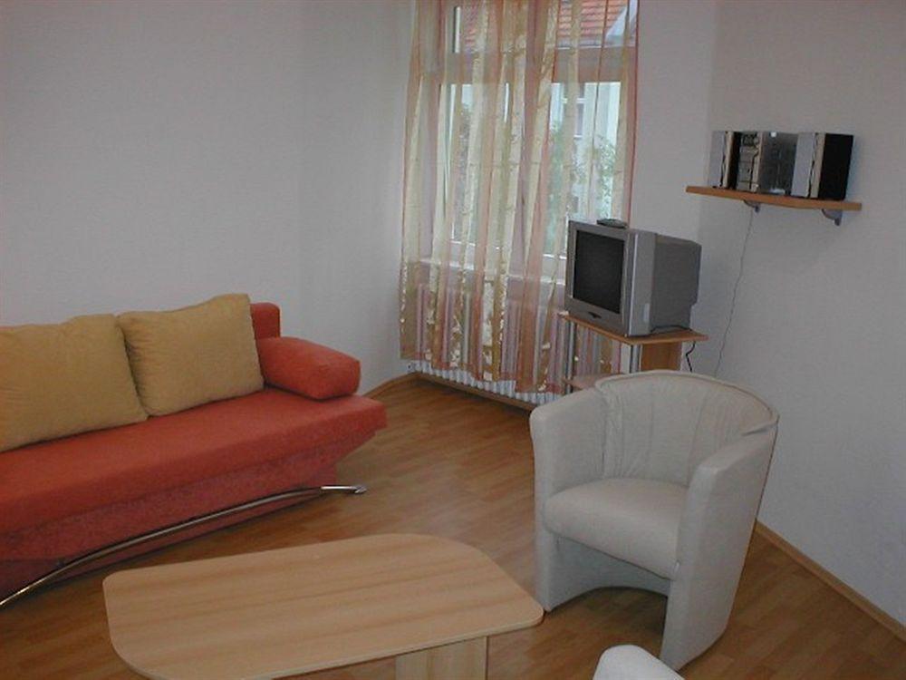 Apartment Zimmervermietung Haertig