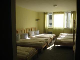 Amadeus Hotel *