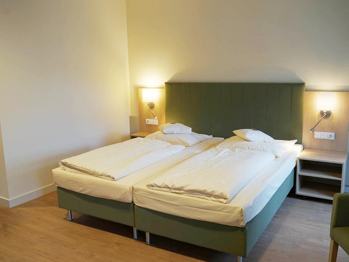 Axel Springer Bed & Breakfast 3*