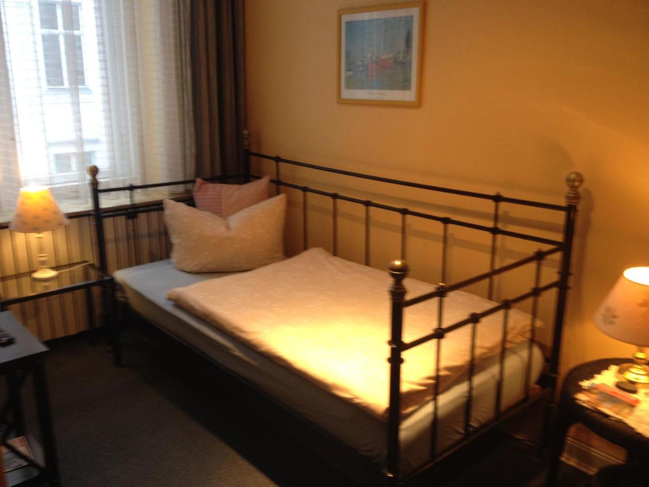 Guest house Columbus Am Kurfurstendamm 2*