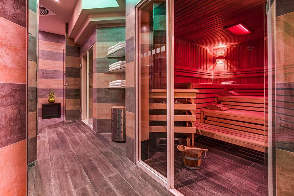 Intercityhotel Ostbahnhof 3*