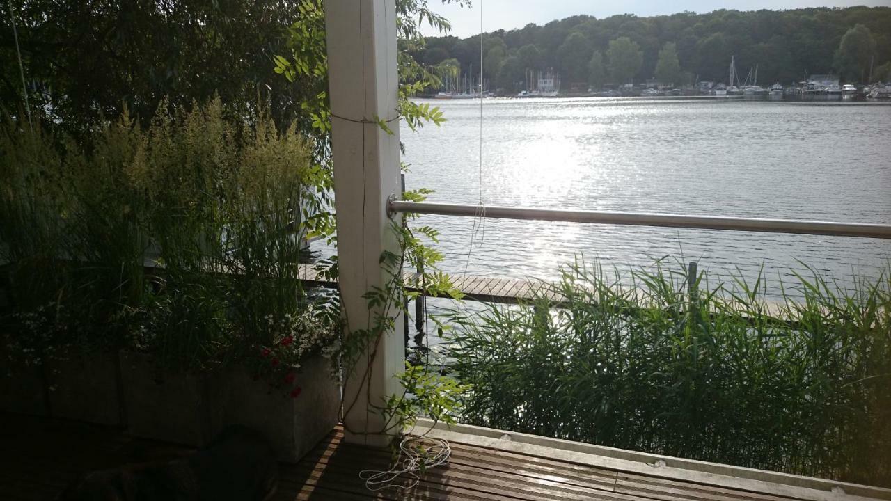 Marina Hausboote Und Seelodge Bådhotel *